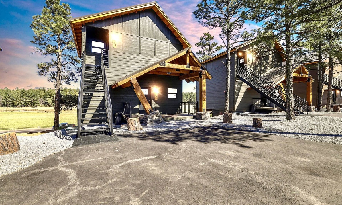 Show Low Cabin | Modern Mountain Escape