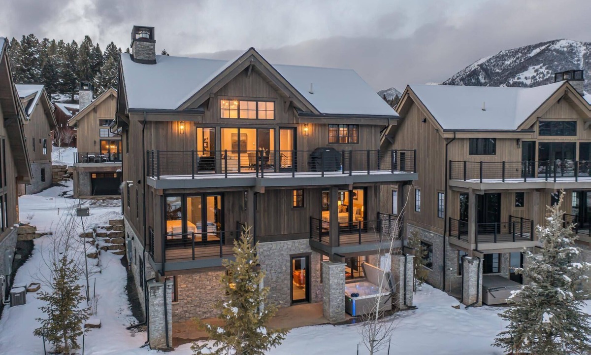 Big Sky House | Modern Mountain House with Private Hot Tub, 10 Minutes to Big Sky Skiing