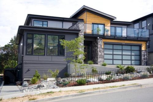 North Cowichan Apartment | Modern Mt Tzouhalem Suite with Panoramic Views