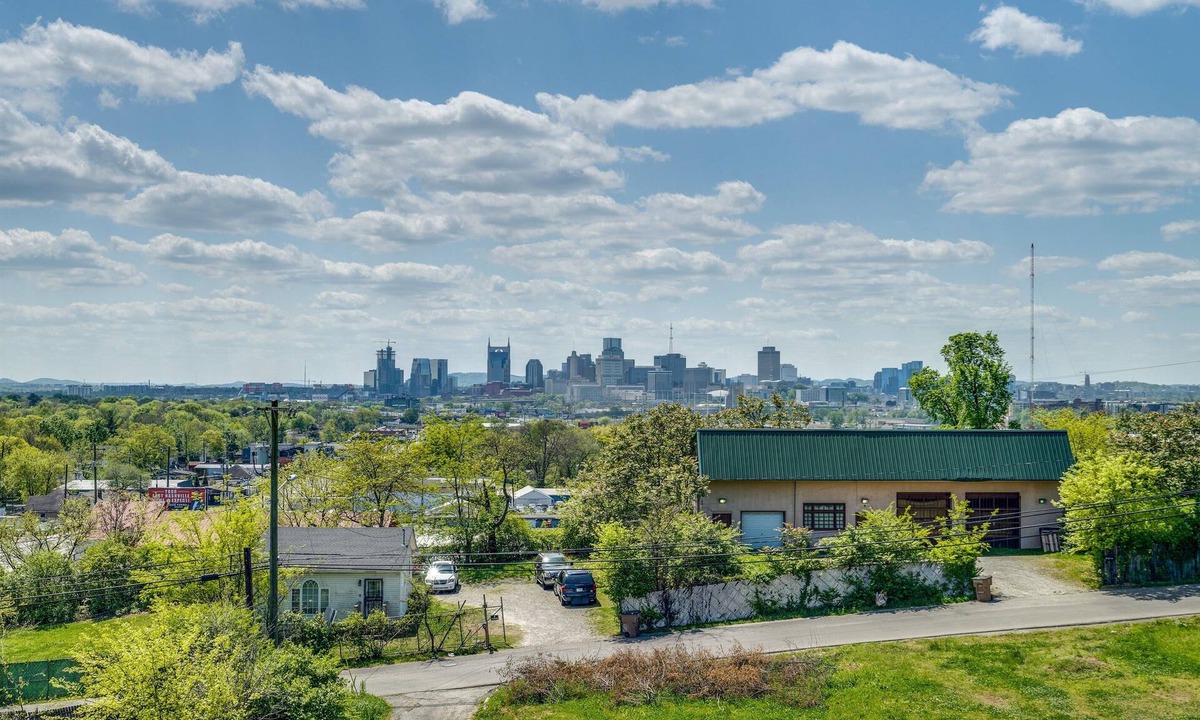 Talbot's Corner House | Modern Nashville Home Near Broadway!