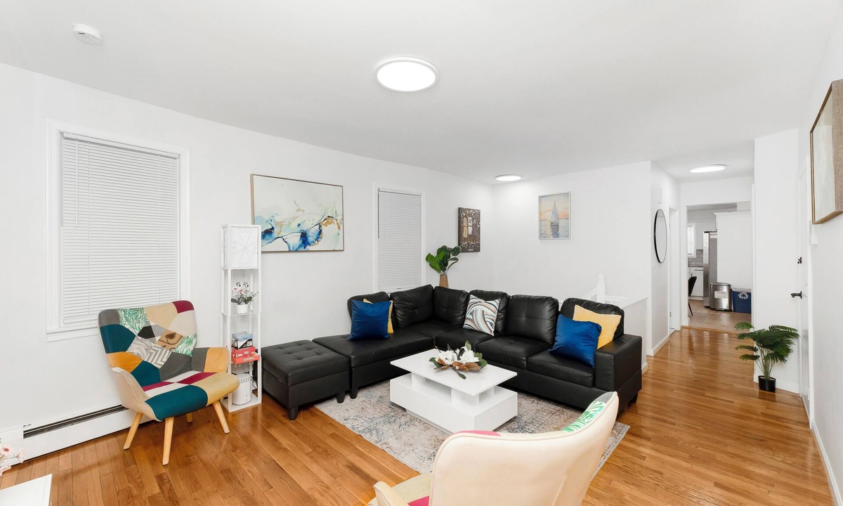 Constable Hook House | Modern NYC Duplex with Gym,GameRoom close toTimesSq,Statueof Liberty+FreeParking