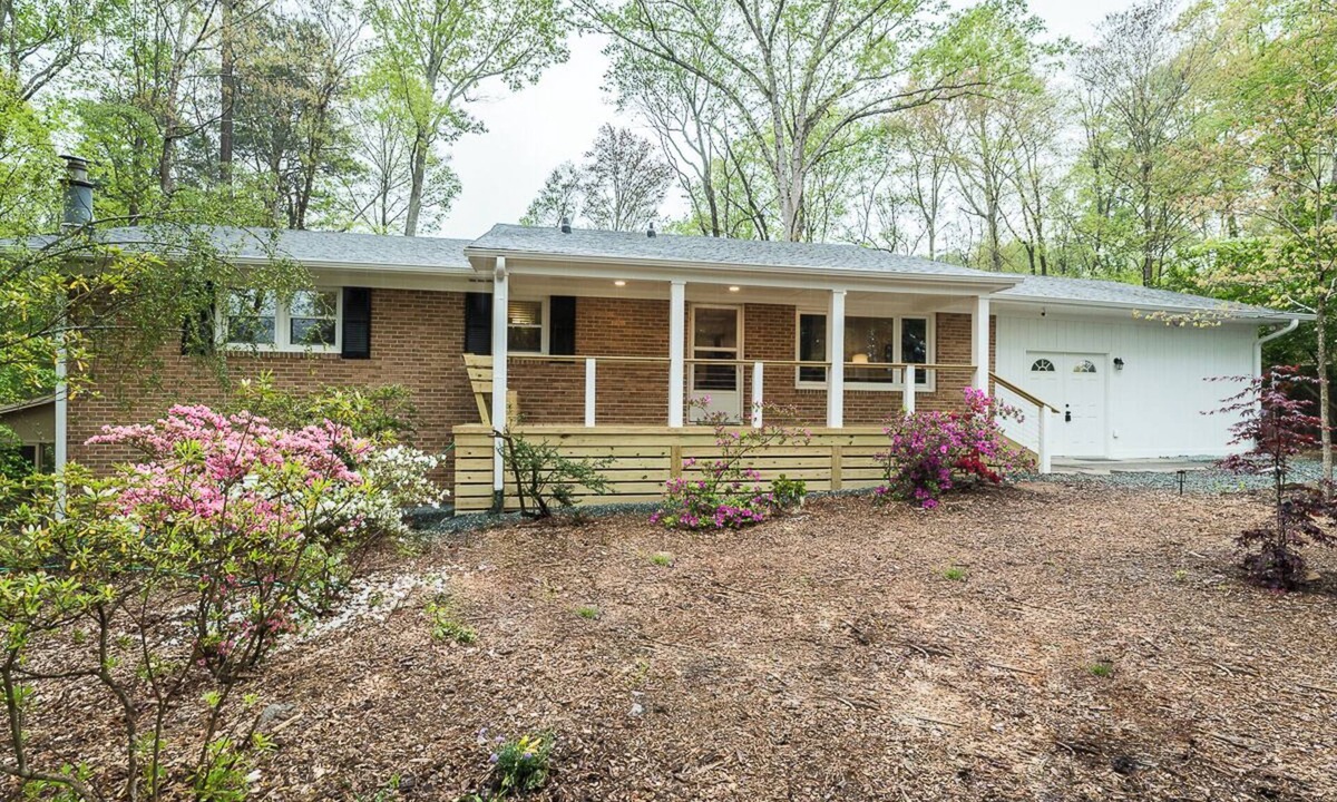 Chapel Hill House | Modern Oasis Close to UNC Chapel Hill Stadium