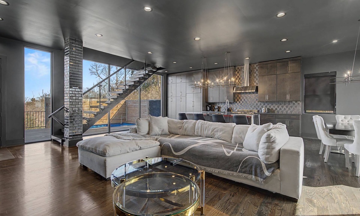 Cleveland Park House | Modern Oasis Downtown Skyline View Prime Nashville