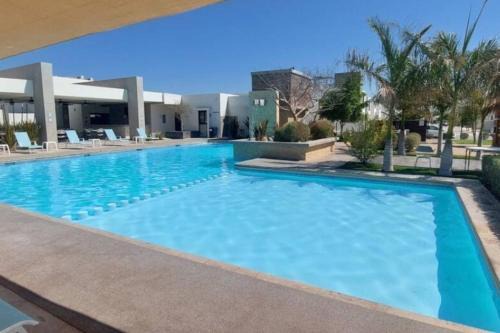 La Paz House | Modern Oasis with Pool