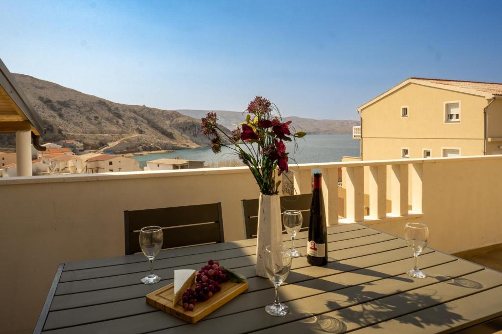 Metajna Apartment | Modern Oceanview