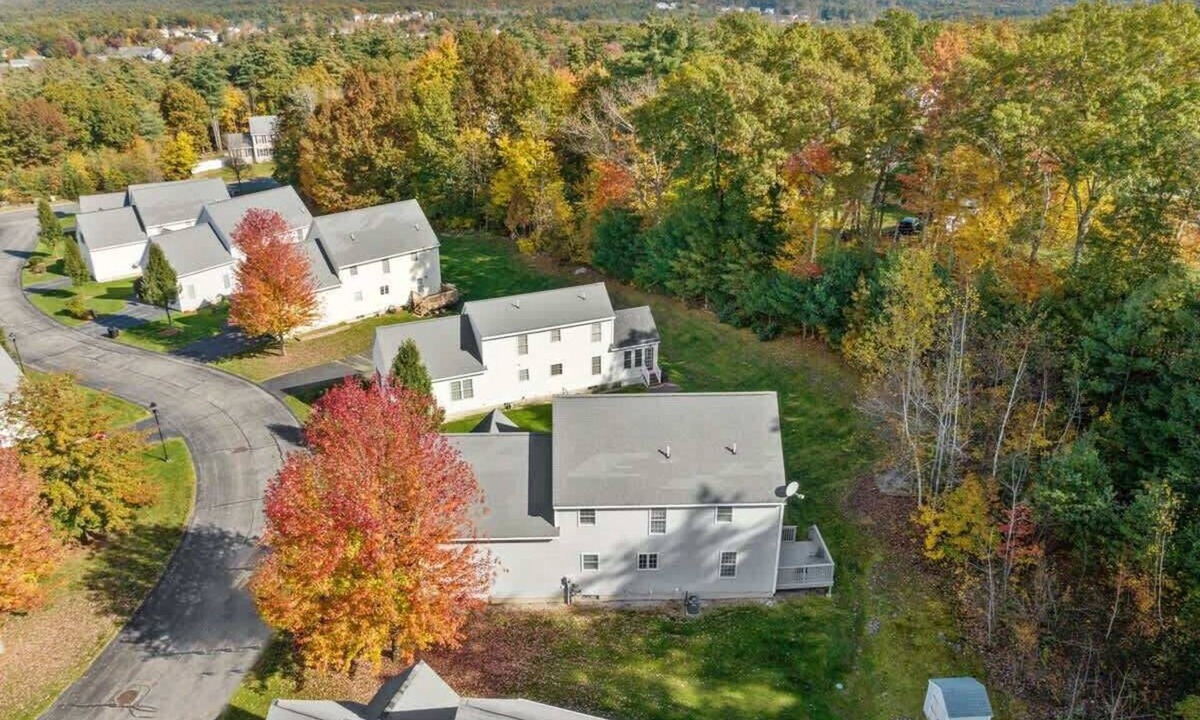 Manchester House | Modern Open Concept 4 Bed 2,5 Bath Mid to LongTerm Private Single Family Home