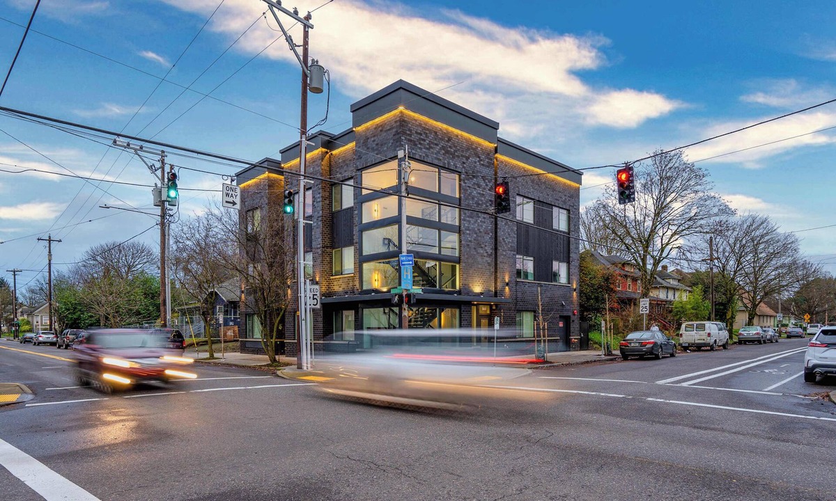 Humboldt Apartment | Modern Open-Plan Apartment - Sleeps 4 - Perfect NE Location