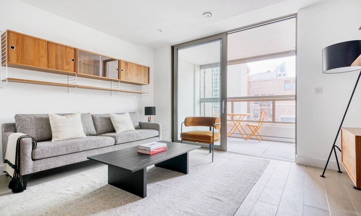 Whitechapel Apartment | Modern OpenPlan Spitafileds Mkt 1 Bd Aprt nr. Aldgate Stn, by Blueground