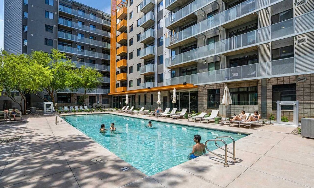 Evans Churchill Apartment | Modern PHX Apt w/Pool, Gym, Balcony + W/D