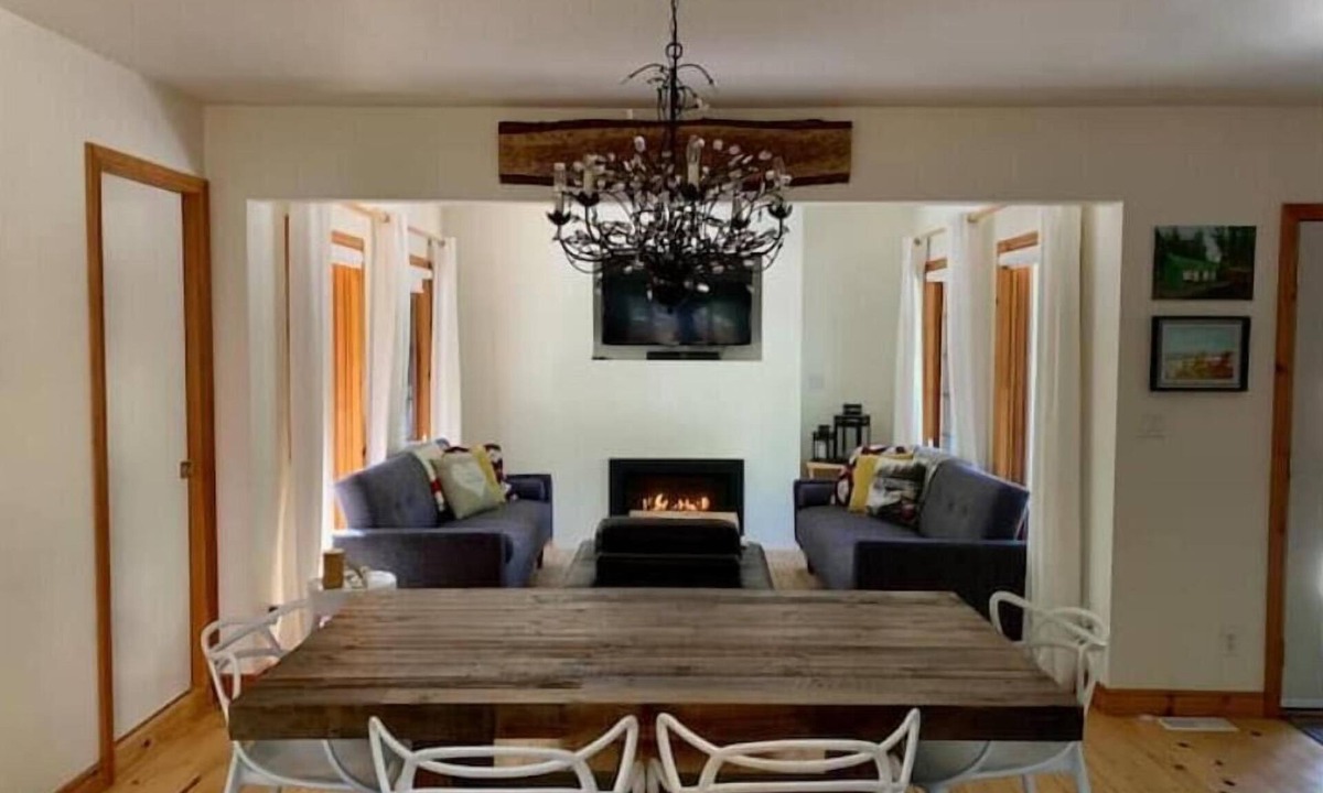 Wasaga Beach Cottage | Modern Private Beach House