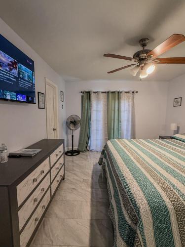 North Lauderdale House | Modern Private Studio w-Kitchen-Near Beach N-Dining FIFA World Cup Ready