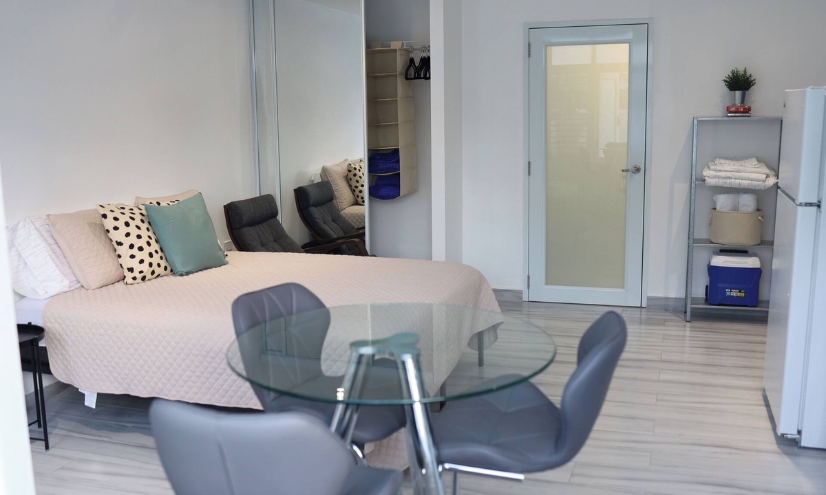 Cangrejo Arriba Apartment | Modern private studio in prime location, minutes from beach & airport