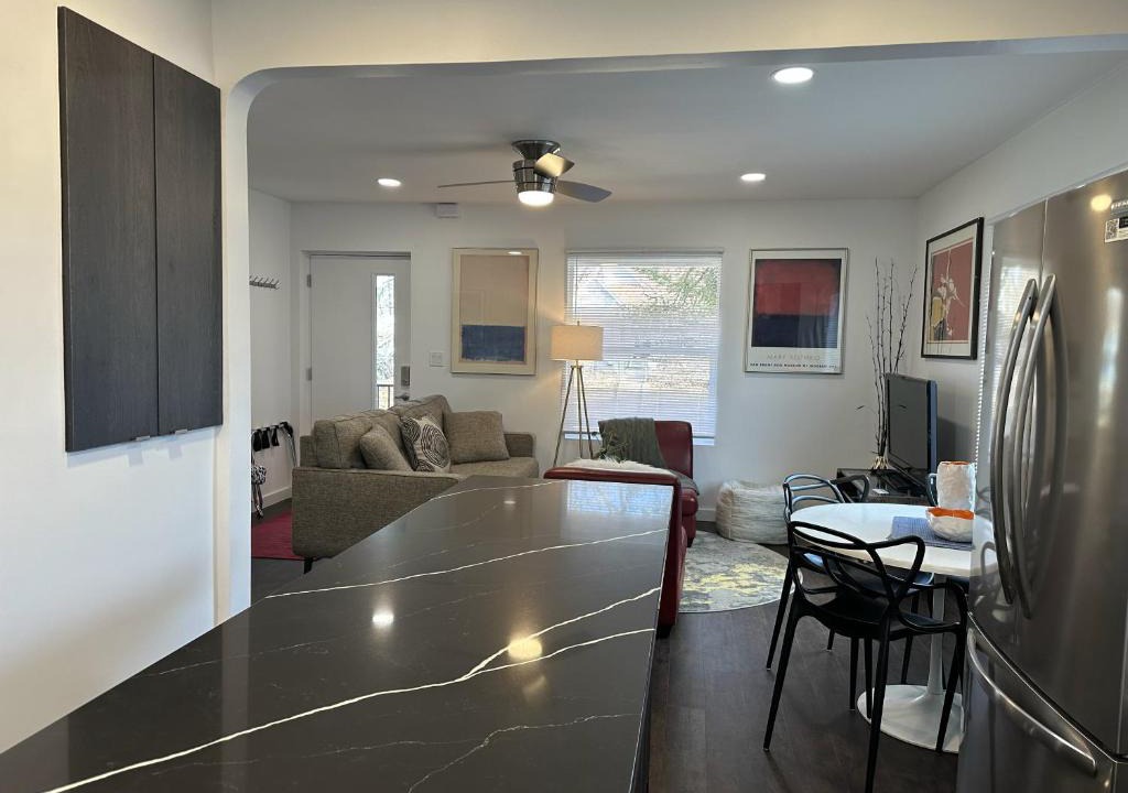 Des Moines House | Modern Ranch near Knapp Center, Downtown