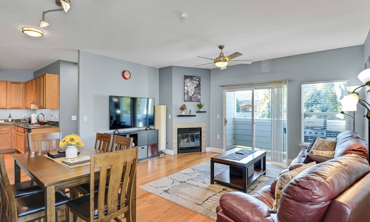 Arvada House | Modern Retreat – 20 Minutes to Denver & Red Rocks, Close to Mountains!
