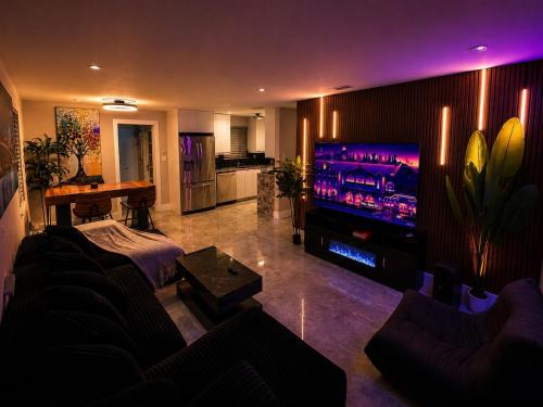 North Andrews Gardens Villa | Modern Retreat Near Beach, Las Olas & Hard Rock