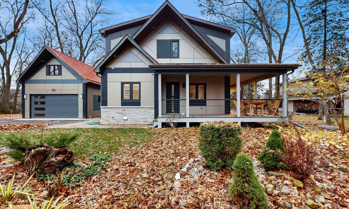 Wisconsin Dells House | Modern Riverfront Home w/gas fireplace, patio, grill, & washer/dryer, Dogs-OK
