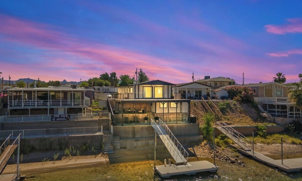 Bullhead City House | Modern Riverfront Escape Brand-New Remodel – NEW LISTING ON VRBO