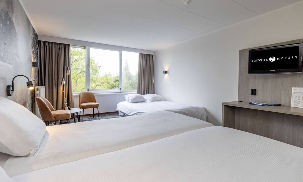 Municipality of Hellendoorn Hotel | Modern Room Perfect for Family Nature Trips Near Speelbos Nijverdal