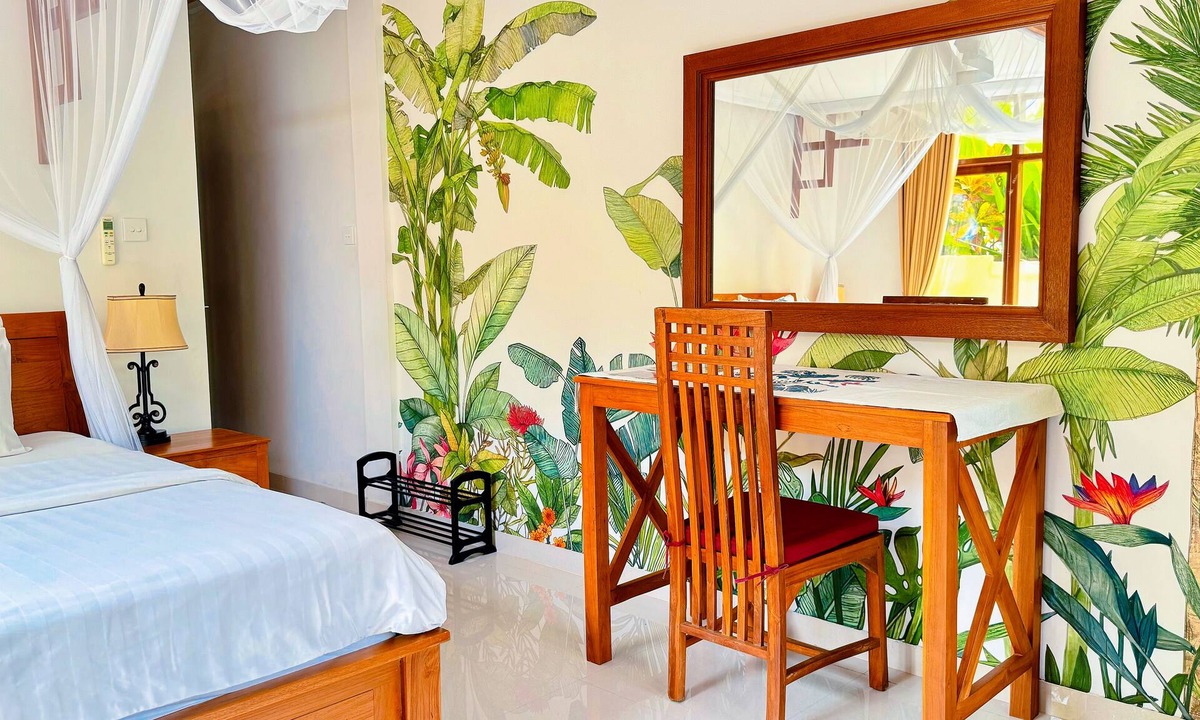 Sayan Apartment | Modern room with beautiful garden