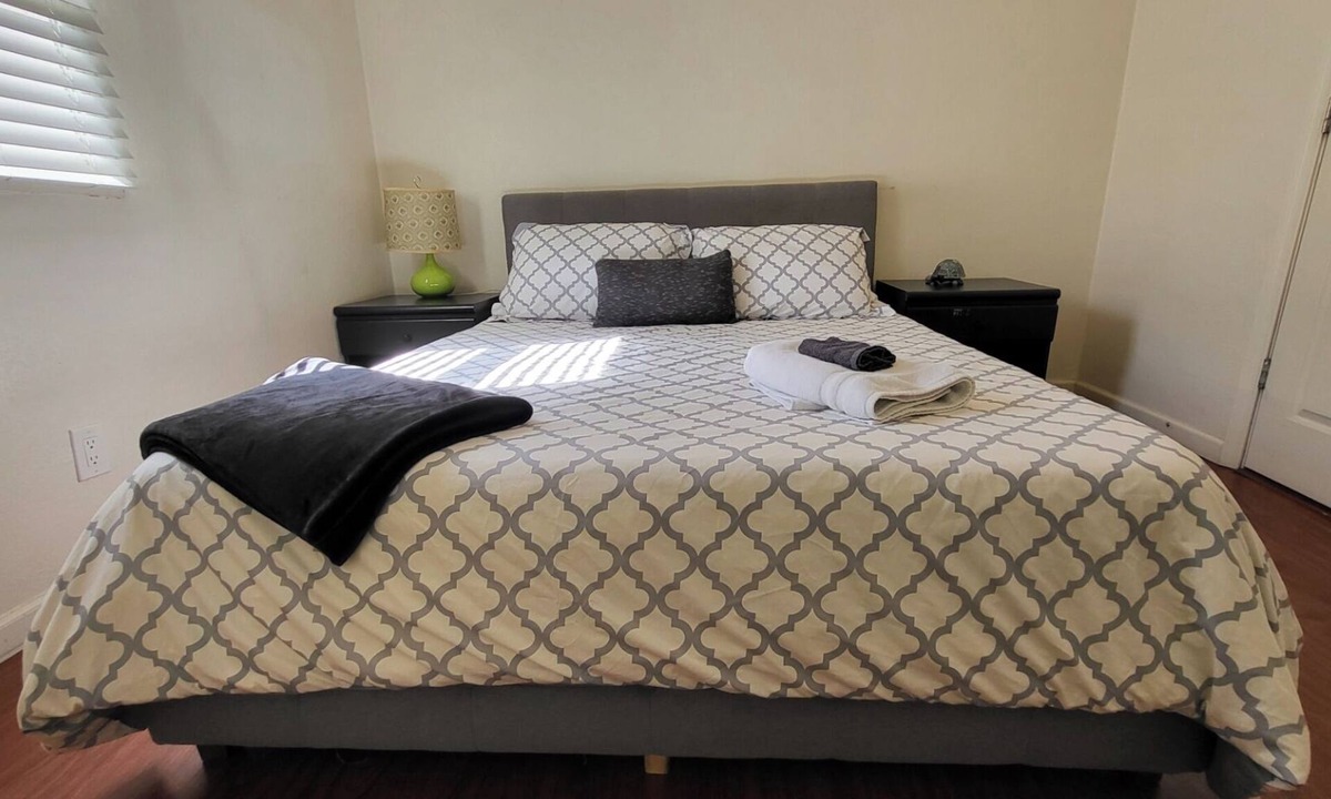 Garfield Apartment | Modern Roosevelt Row Condo 2BR 1BA Downtown Stay