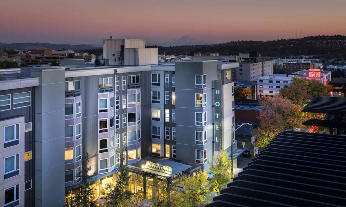 University District Hotel | Modern Seattle Stay | 1 King Bed | Near University District