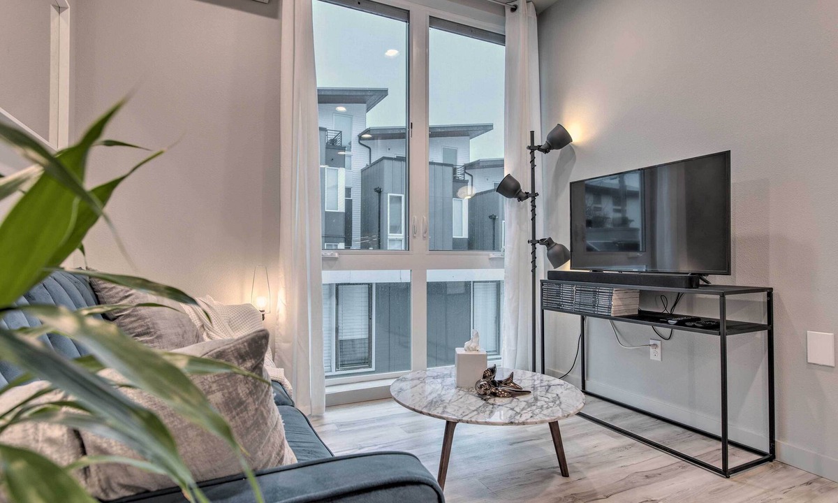 Genesee House | Modern Seattle Townhome, 5 Mi to Pike Place!