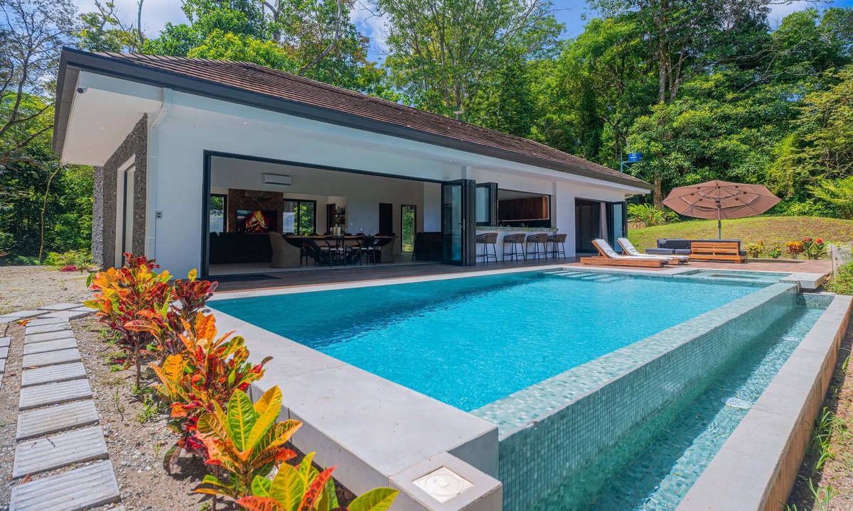Quebrada La Gamba House | Modern secluded villa with private pool, jungle setting, and stunning Gulf views near Golfito.