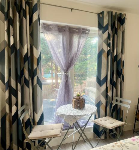 Higham Hill Apartment | Modern self contained studio flat