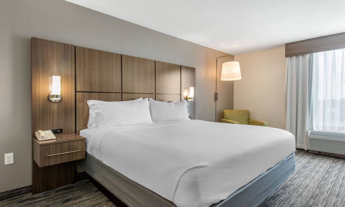 Tropic Hotel | Modern Space Coast Escape | Outdoor Pool | Free Parking | Near Sports & Shopping