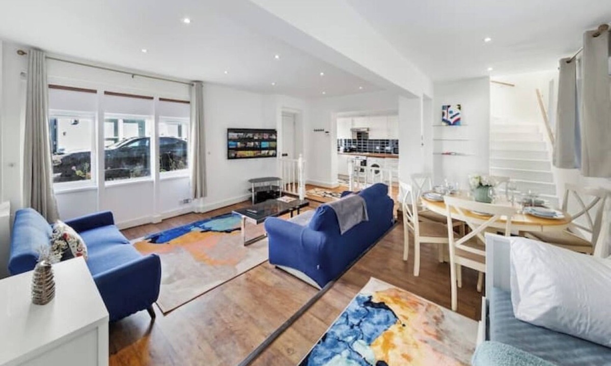 Holland Park House | Modern Spacious 2 Bedroom House in Central London