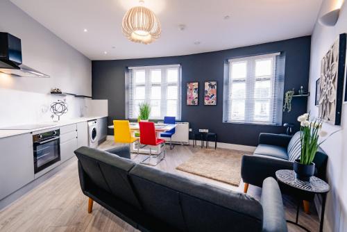 Canton Apartment | MODERN SPACIOUS 2-BED & High Ceiling