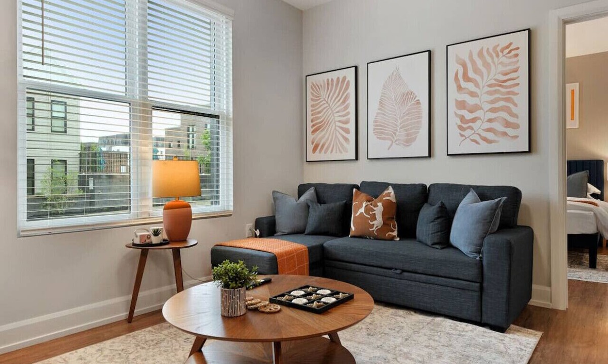 Italian Village Condo | Modern & Spacious 2Bed 2 Bath in Italian Village w Parking, Gym, Pool & Workstation