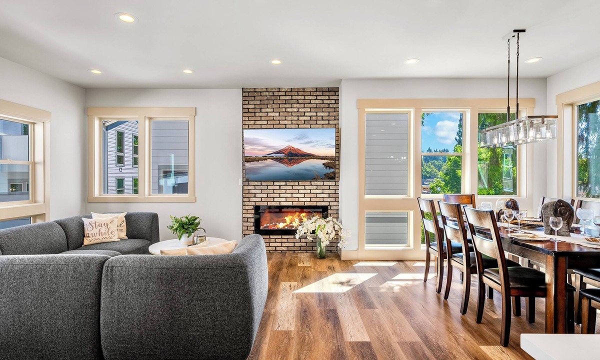 Olympic Hills House | Modern & Spacious 4-Bed, 3.5-Bath Family Retreat Near Jackson Park Golf Course