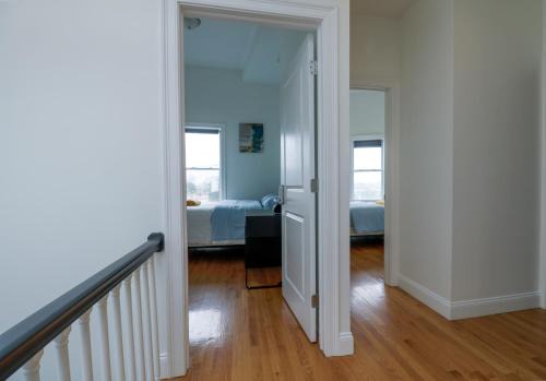 Roxbury Apartment | Modern & Spacious 4-Bedroom Apartment in Roxbury