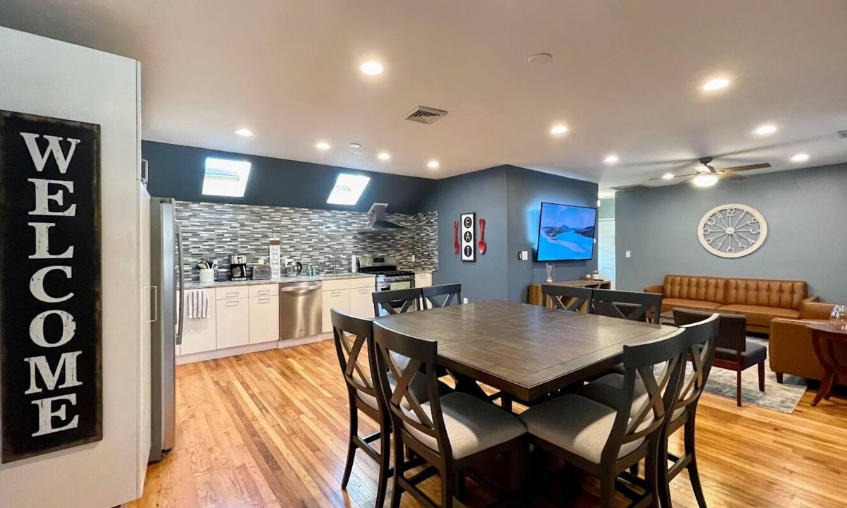 East Somerville House | MODERN Spacious 4bed 2bath HARVARD MIT BOS Cambridge Somerville walk everywhere!