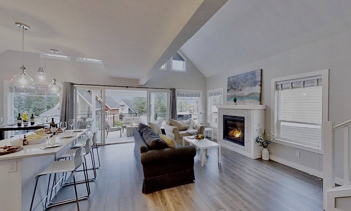 Central Okanagan Cottage | Modern, spacious and great for families : Comfortably sleeps 8