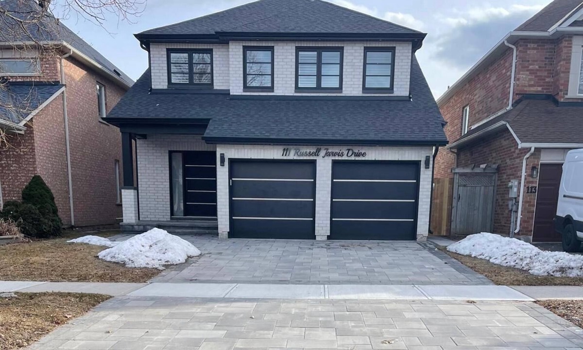 Markham House | Modern, Spacious Basement Apartment - Legacy Neighbourhood - 2 Minutes from 407!
