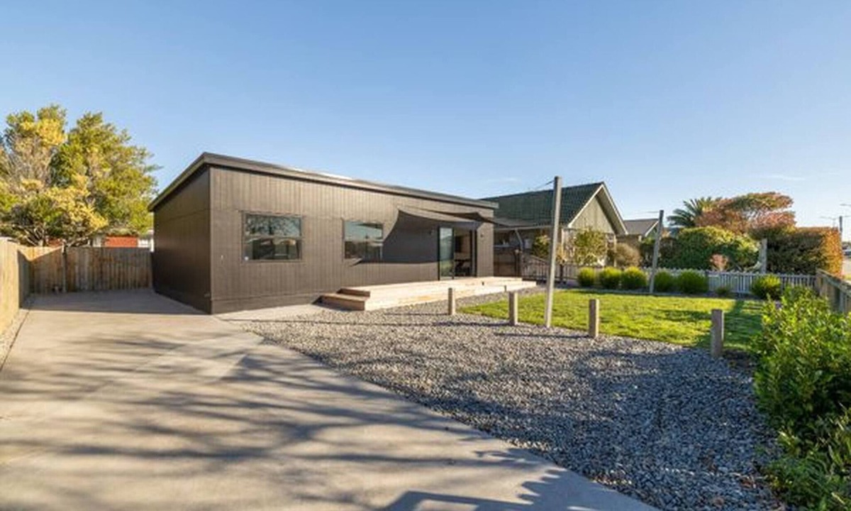 Linwood House | Modern Spacious Home, very close to City Centre