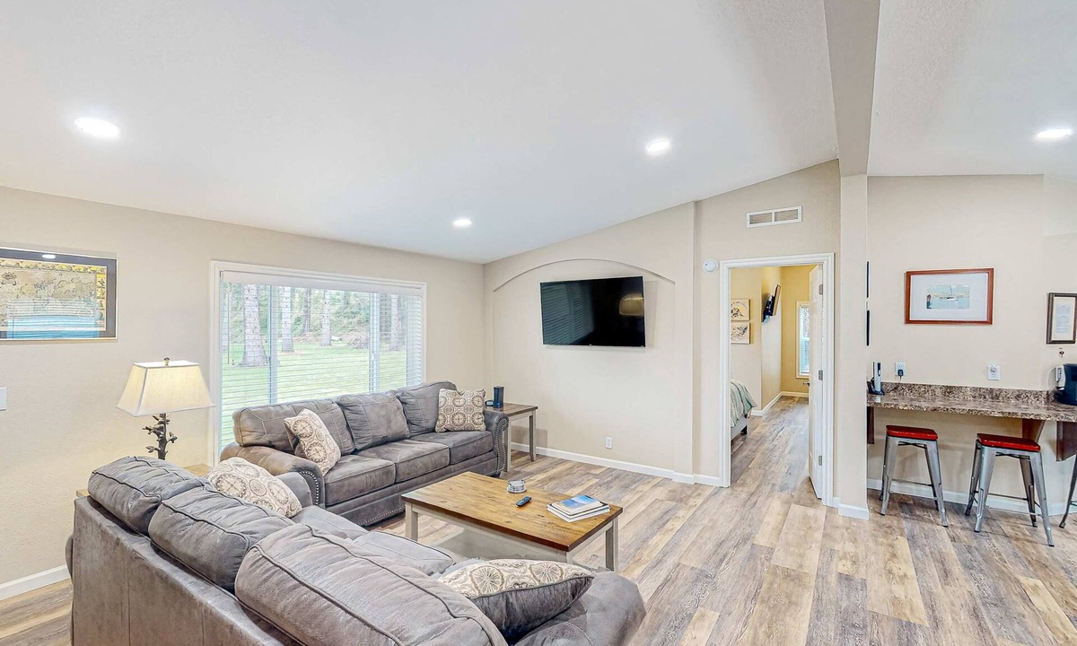 Coos Bay House | Modern, spacious home near the bay with grill, washer&dryer, & large yard