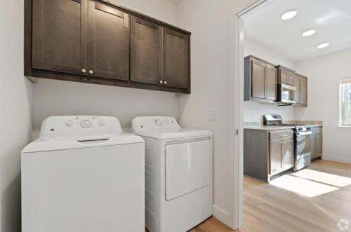 Chico Apartment | Modern Spacious Pool Apartment PET FRIENDLY