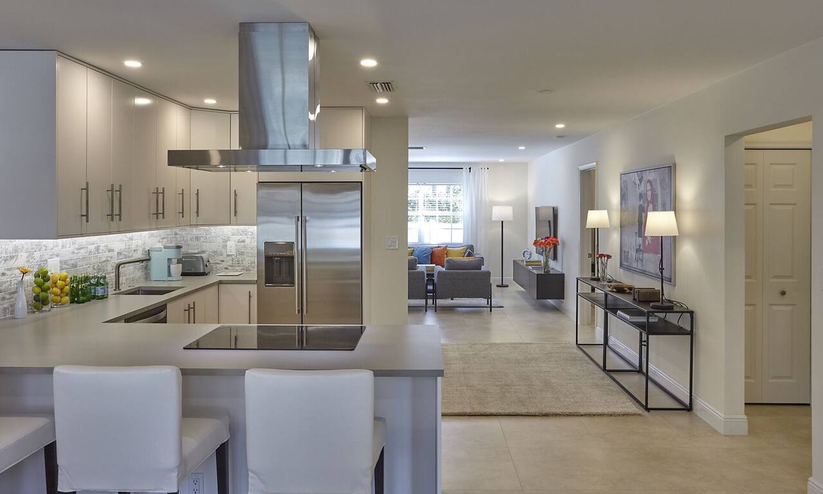 Deerfield Beach Apartment | Modern & Spacious Luxury Apartment – Steps to the Beach