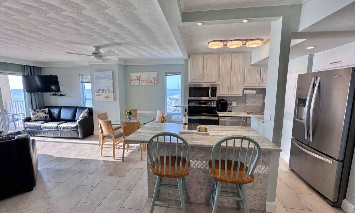 Northeast Virginia Beach Apartment | Modern Spacious 3 Bedroom w/Oceanfront Balconies