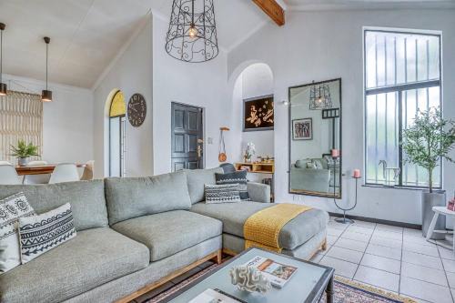 The Reeds House | Modern Spanish House-3br-pool-solar-samrand