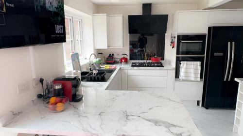 Great Houghton House | Modern & spotless property with easy commute to London, Birmingham, MK, etc