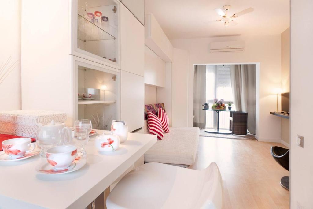 El Guinardo Apartment | Modern Studio 10mins to La Sagrada Familia
