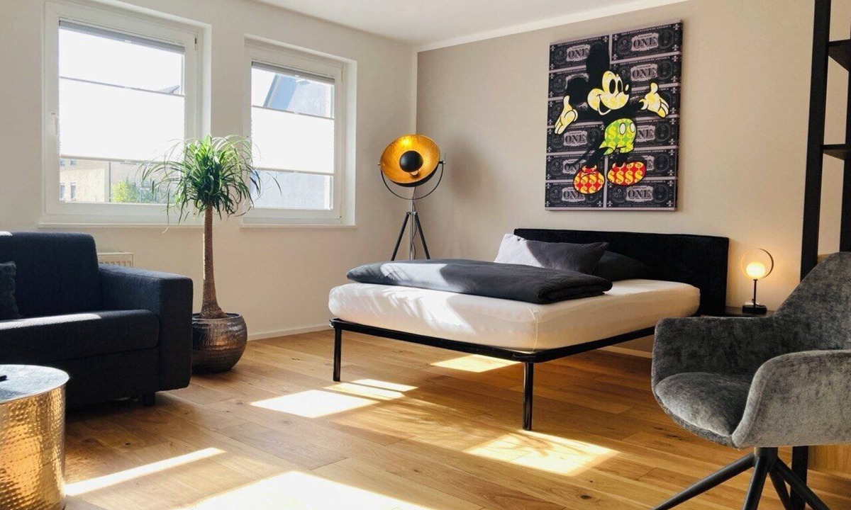 Grettstadt Apartment | Modern studio apartment (110 sqm) with balcony and four bedrooms