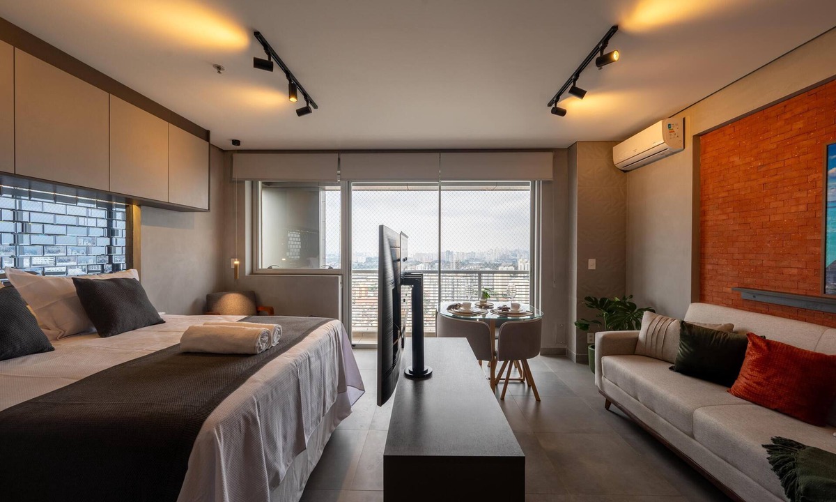 Osasco Apartment | Modern studio apartment with queen-size bed in Cityplex Osasco.