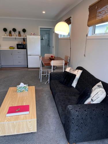 Motueka Apartment | Modern studio apartment
