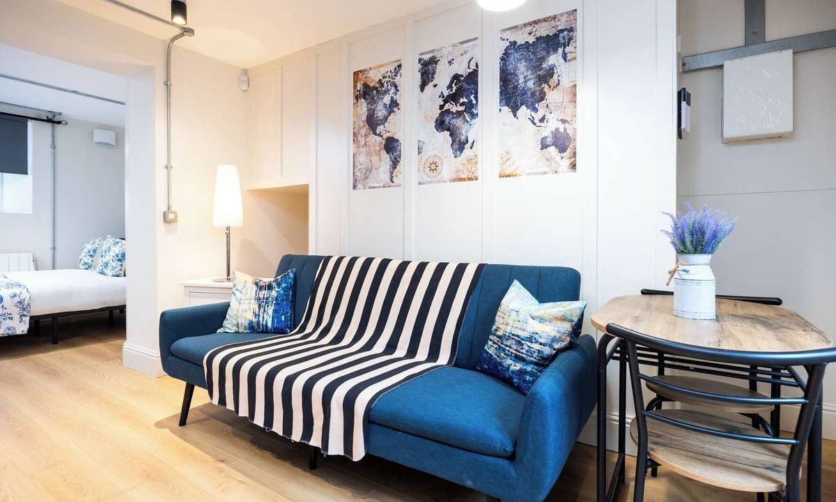Broadstone Apartment | Modern Studio APT : 20 Min Walk to Ha'penny Bridge