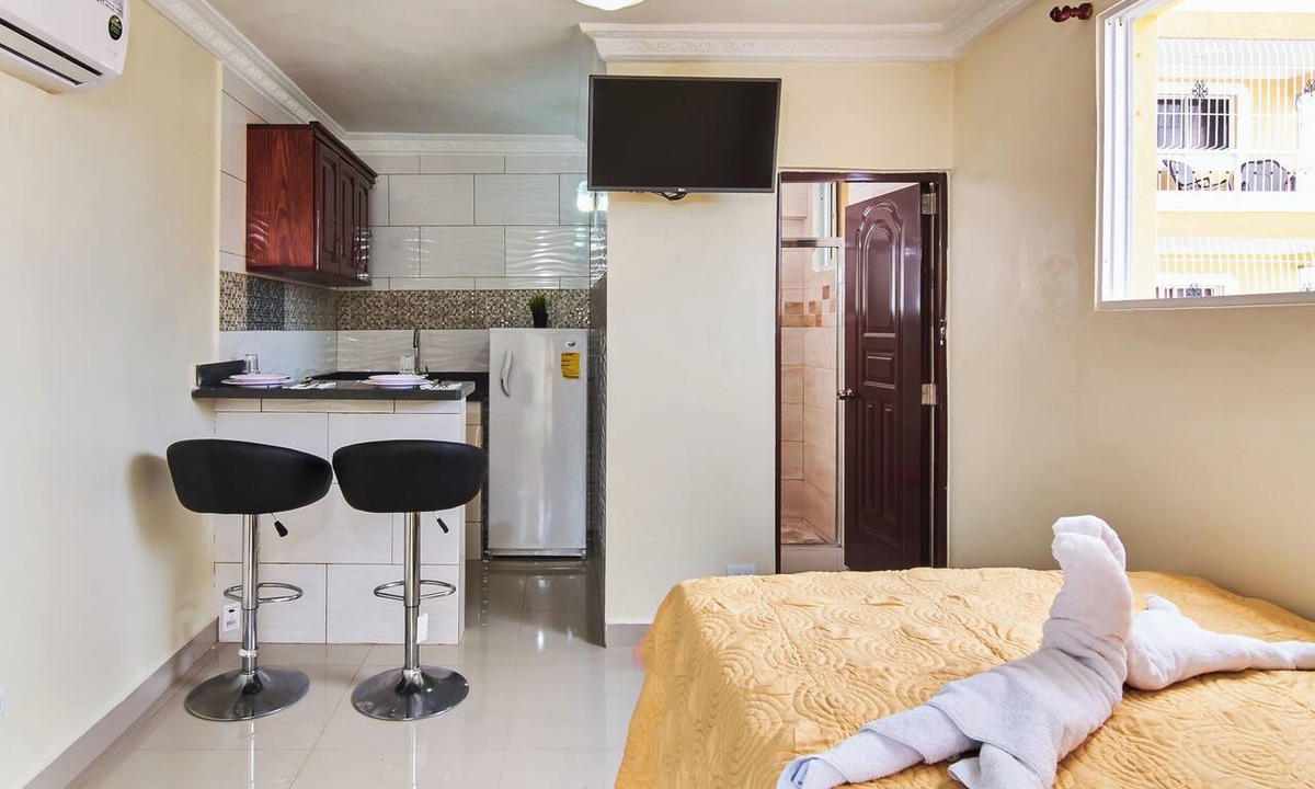 Corales del Sur Apartment | Modern Studio Near Airport Fast Wifi Generator